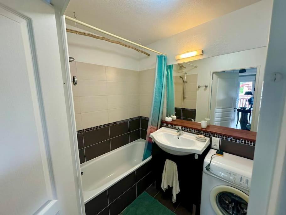 Grand Appartement - Piscine - Plage- Terrasse Saint-Jean-de-Luz Εξωτερικό φωτογραφία